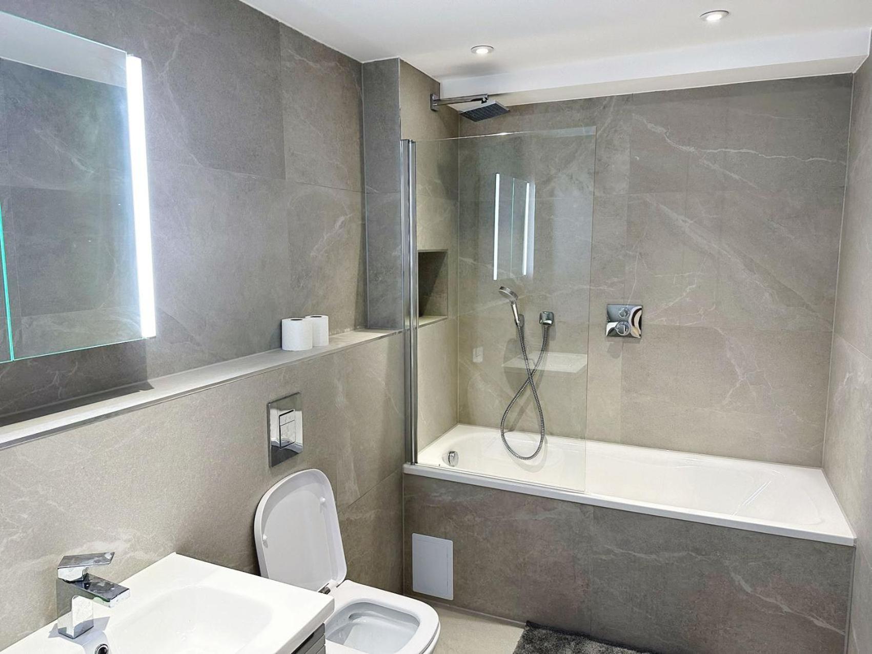 Апартаменты Luxury Modern Flat Near Center Лондон Экстерьер фото