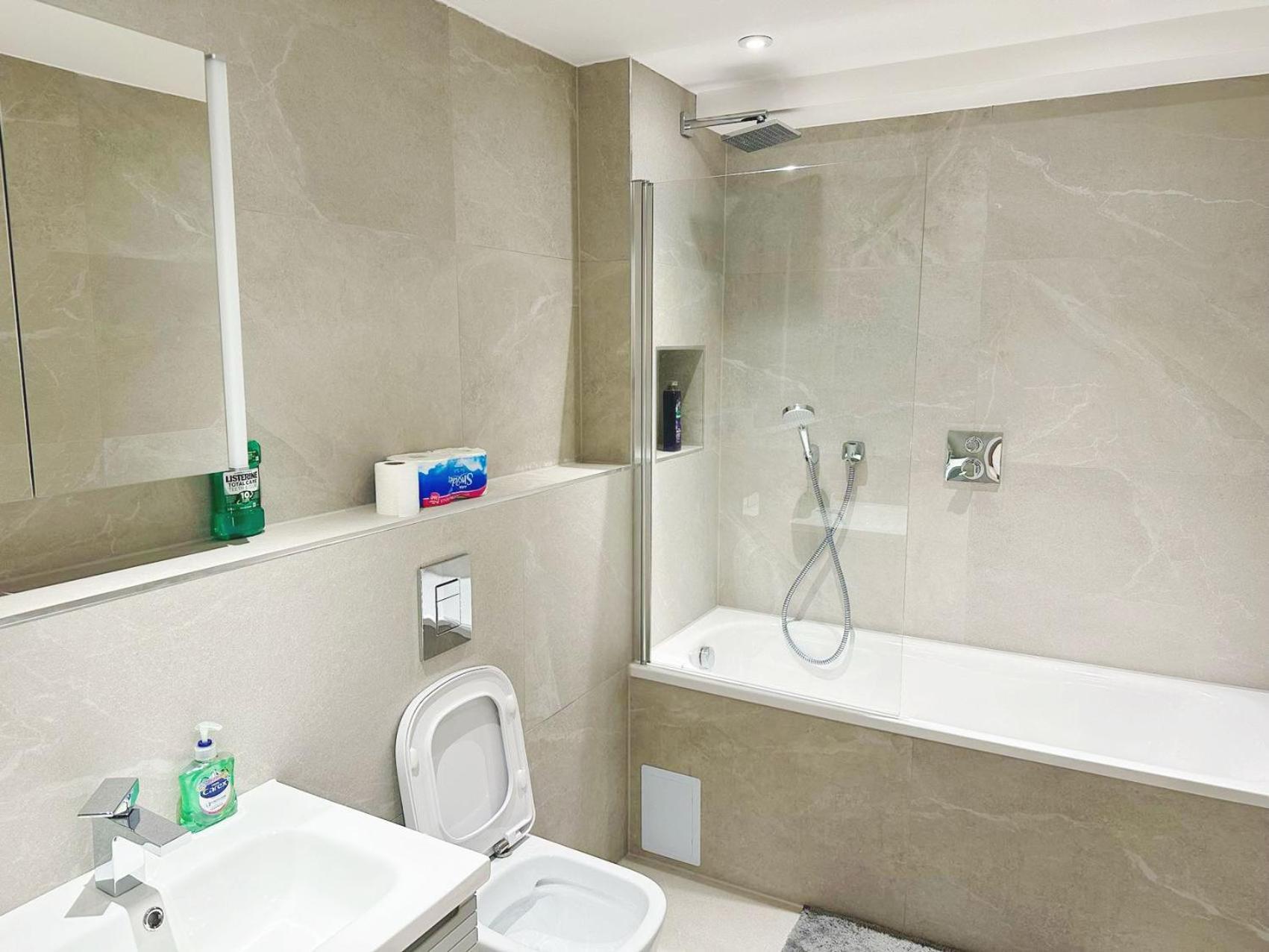 Апартаменты Luxury Modern Flat Near Center Лондон Экстерьер фото