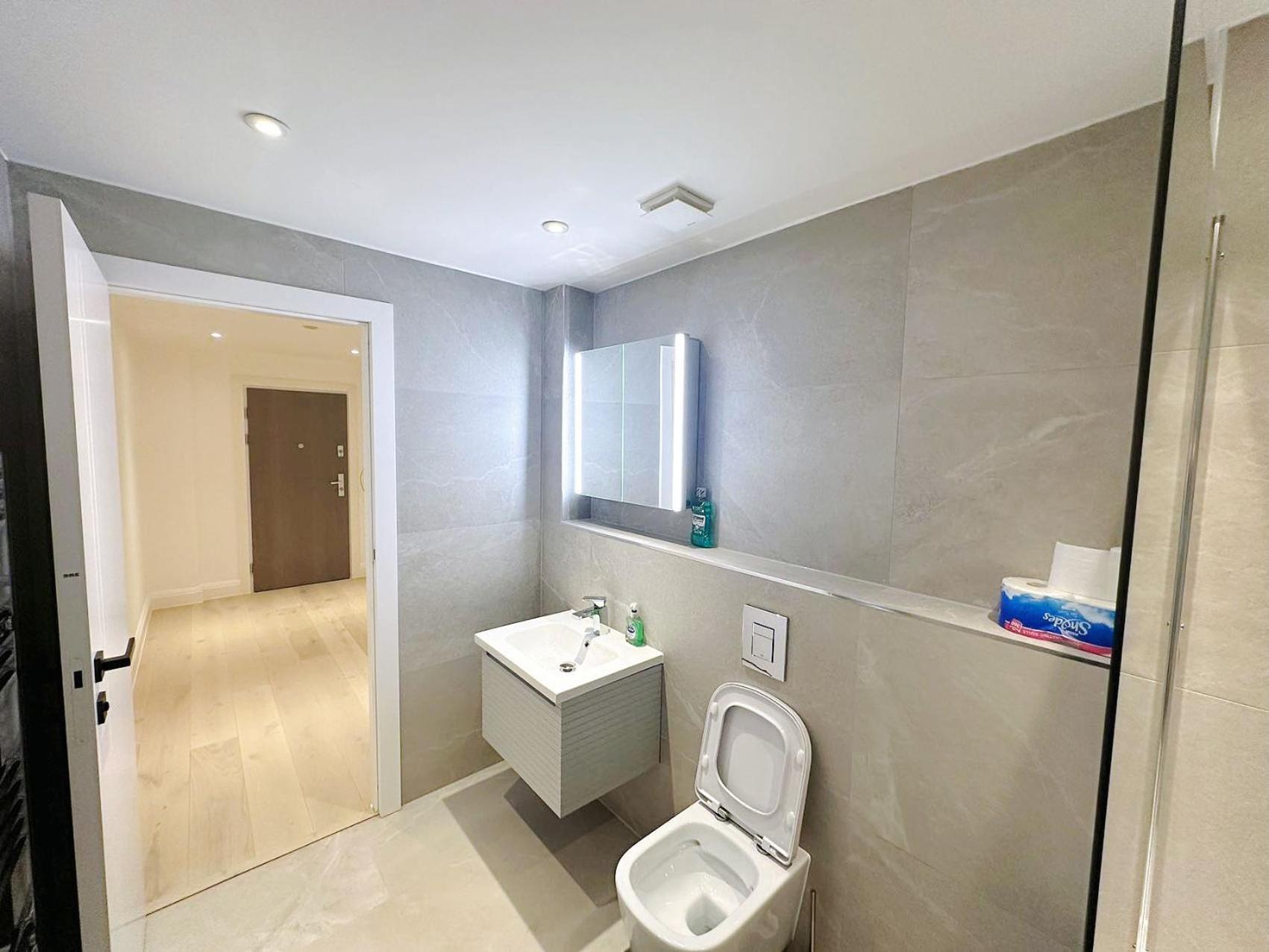 Апартаменты Luxury Modern Flat Near Center Лондон Экстерьер фото